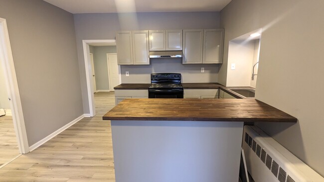 Building Photo - 58 Mann Ave