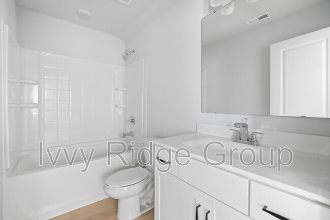 Building Photo - 2538 Lydia Ave