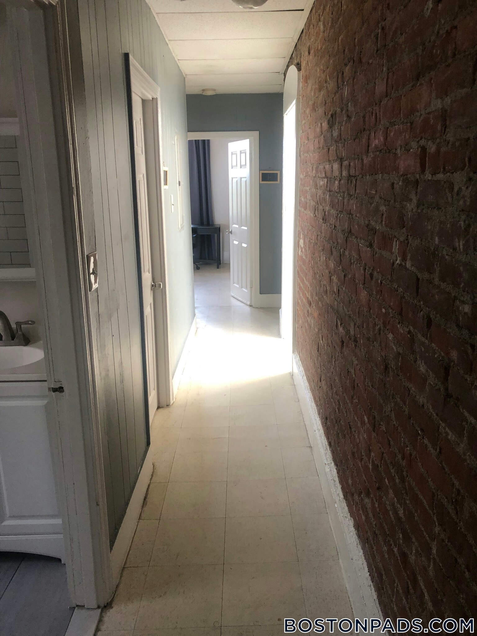 Building Photo - 7 Linden St