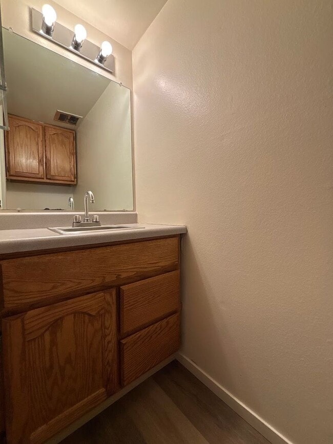 Building Photo - 2 bedroom Lake Tahoe townhome!