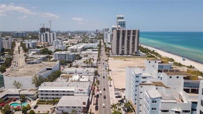 Building Photo - 6515 Collins Ave