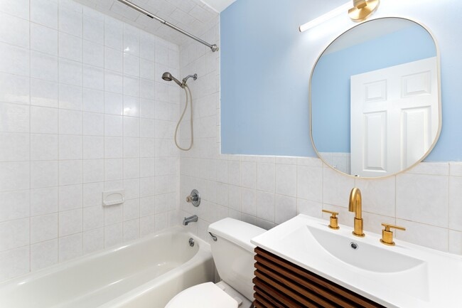 Building Photo - 378 Baldwin Ave