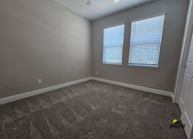 Building Photo - 379 Birkdale Dr