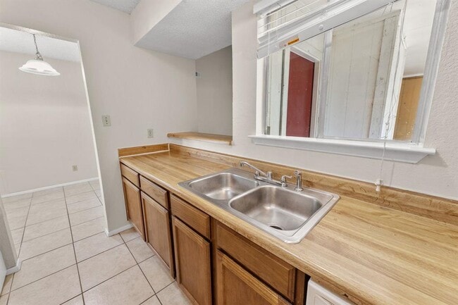 Building Photo - 818 Sirocco Dr