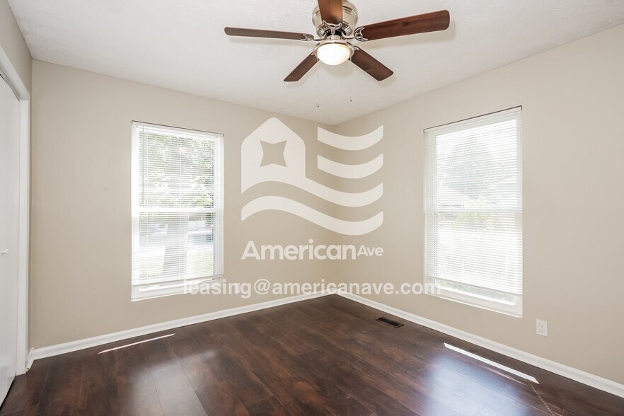 Building Photo - 2557 Saratoga Dr