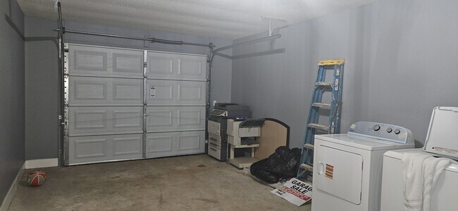 Building Photo - 312 Joe Walding Dr