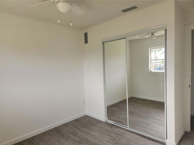 Building Photo - 1140 Queen Rd