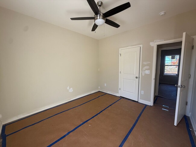 Building Photo - Duplex coming soon!