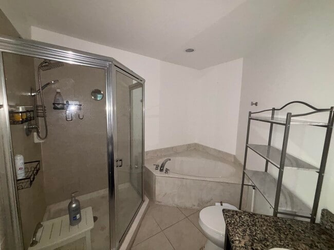 Building Photo - 1734 NE 6th St