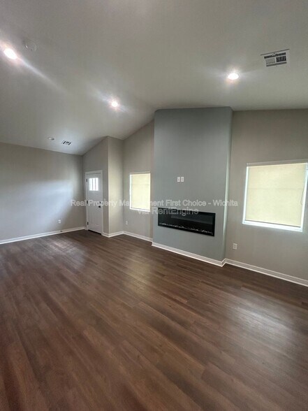 Building Photo - 1965 Cody