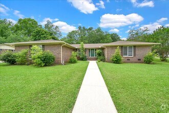 Building Photo - Beautiful 4 Br Brick home