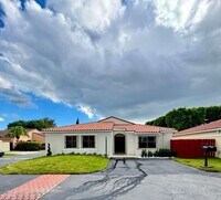 Building Photo - 440 SW 88th Ct