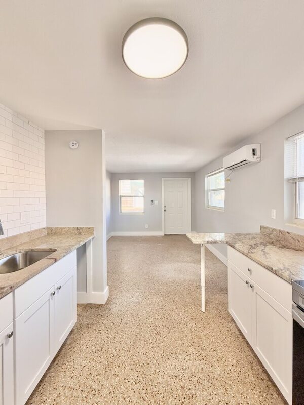 Building Photo - 115 Cleveland Ave SW