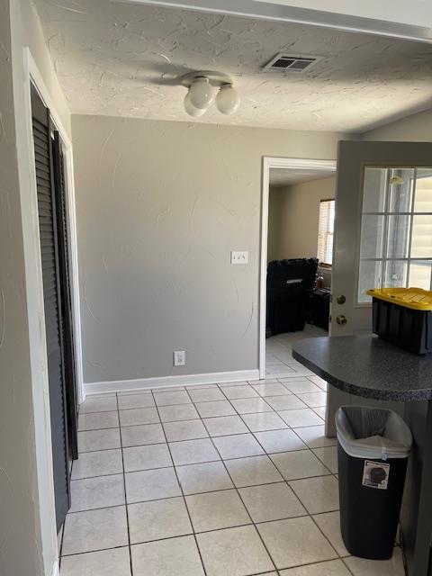 Building Photo - 1663 Hillcrest Dr
