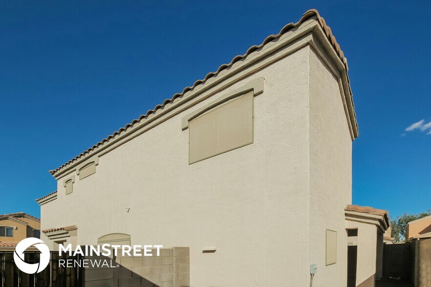 Building Photo - 22014 N 29th Dr