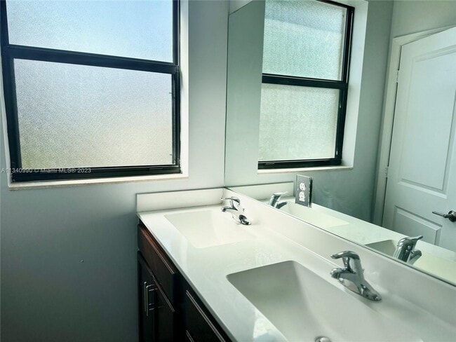 Building Photo - 246 NE 208th Ter