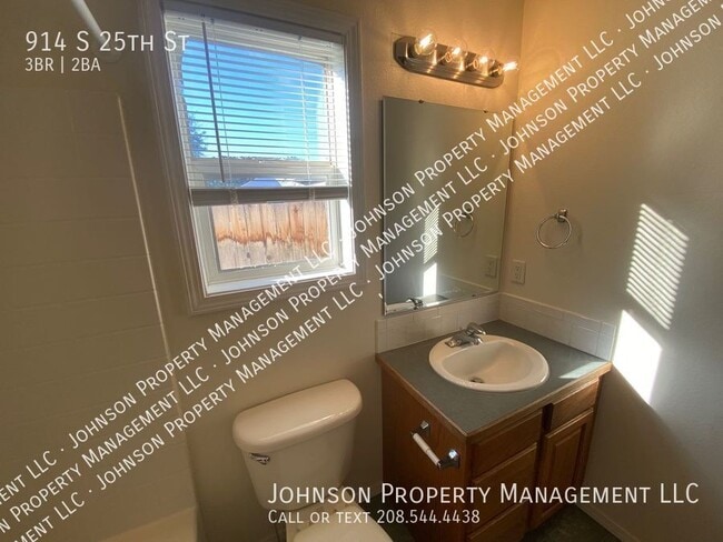 Building Photo - 914 S 25th St