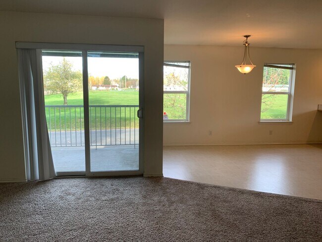 Building Photo - 322 E Bellis Fair Pkwy