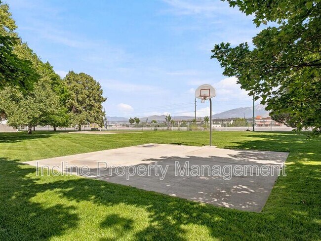 Building Photo - 756 N 1060 W