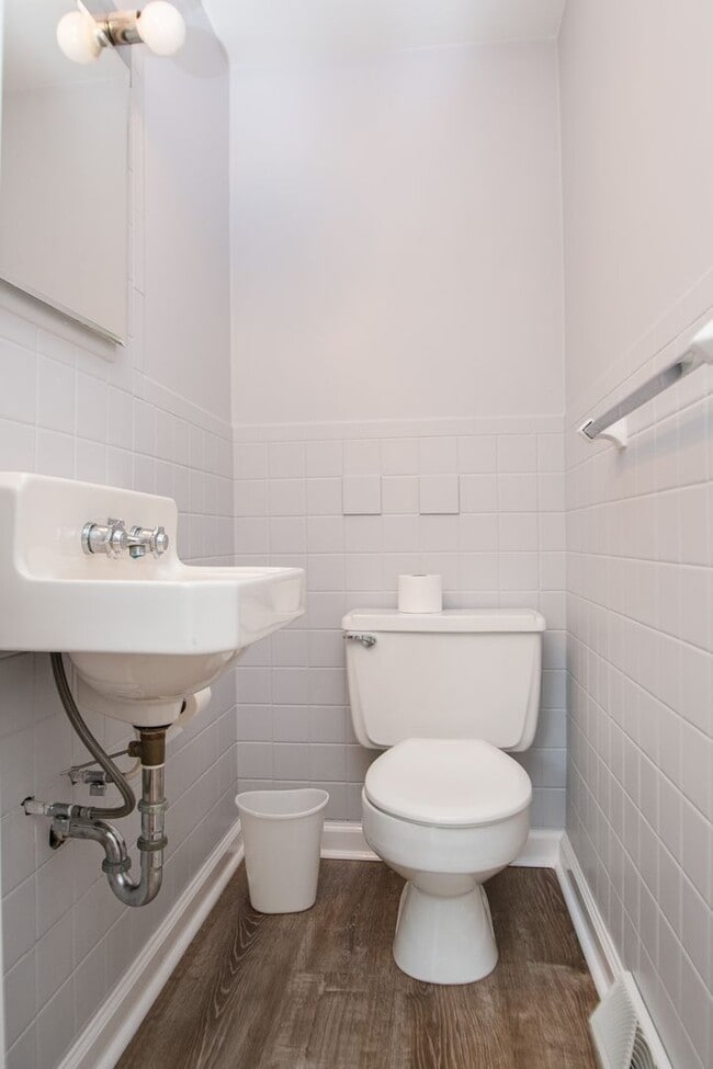 Building Photo - 3 bed 2 bath Ranch in Hobart