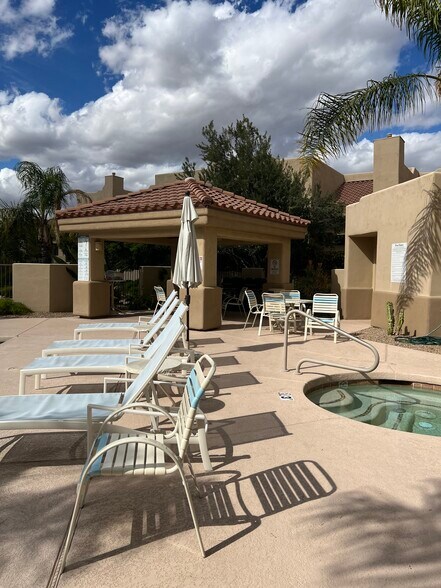 Building Photo - 9070 E Gary Rd