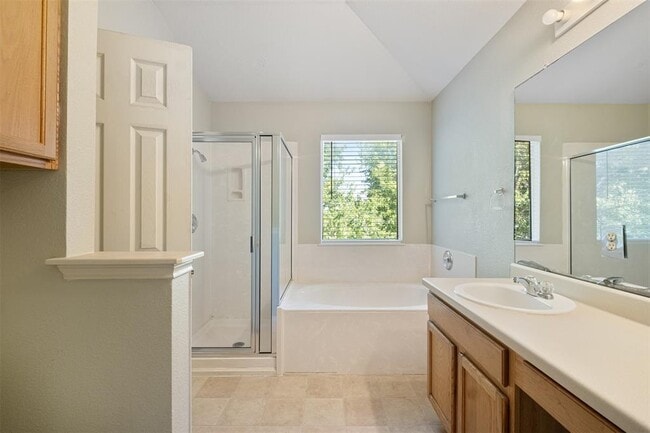 Building Photo - 808 Flatters Way