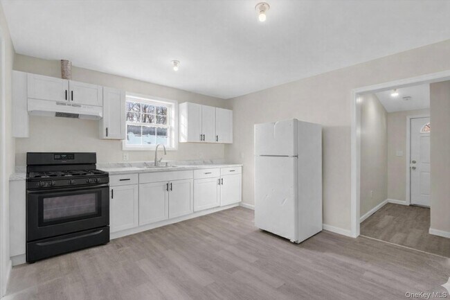 Building Photo - 149 Lewis Ln