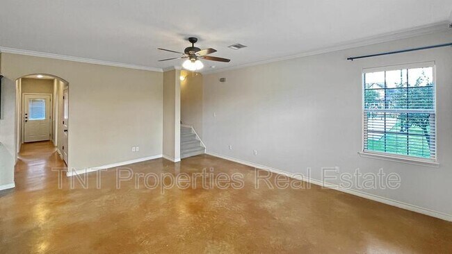 Building Photo - 315 Deacon Dr W