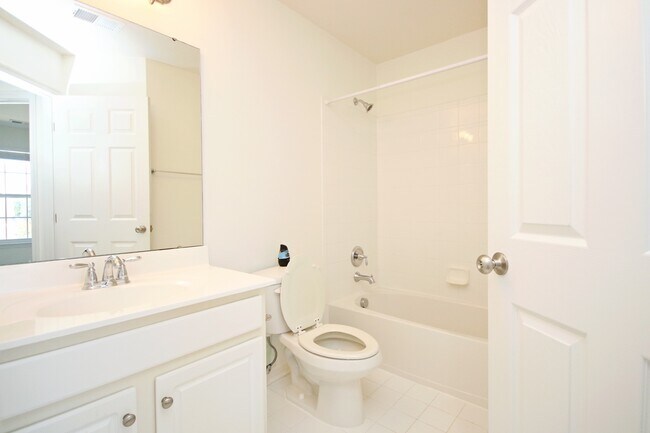 Building Photo - Pet-Friendly Pavilions at Pantops Townhome
