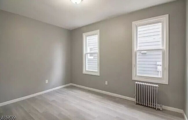 Building Photo - 127 Brookwood St