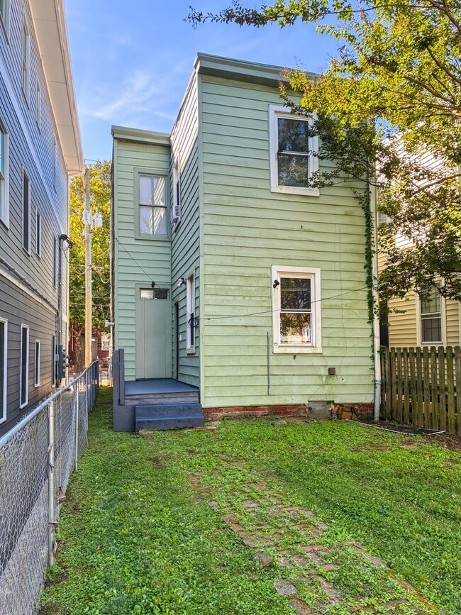 Building Photo - Charming Fan District Home with Classic De...