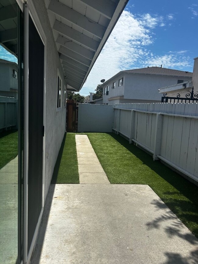 Building Photo - Heart & Home Property Management