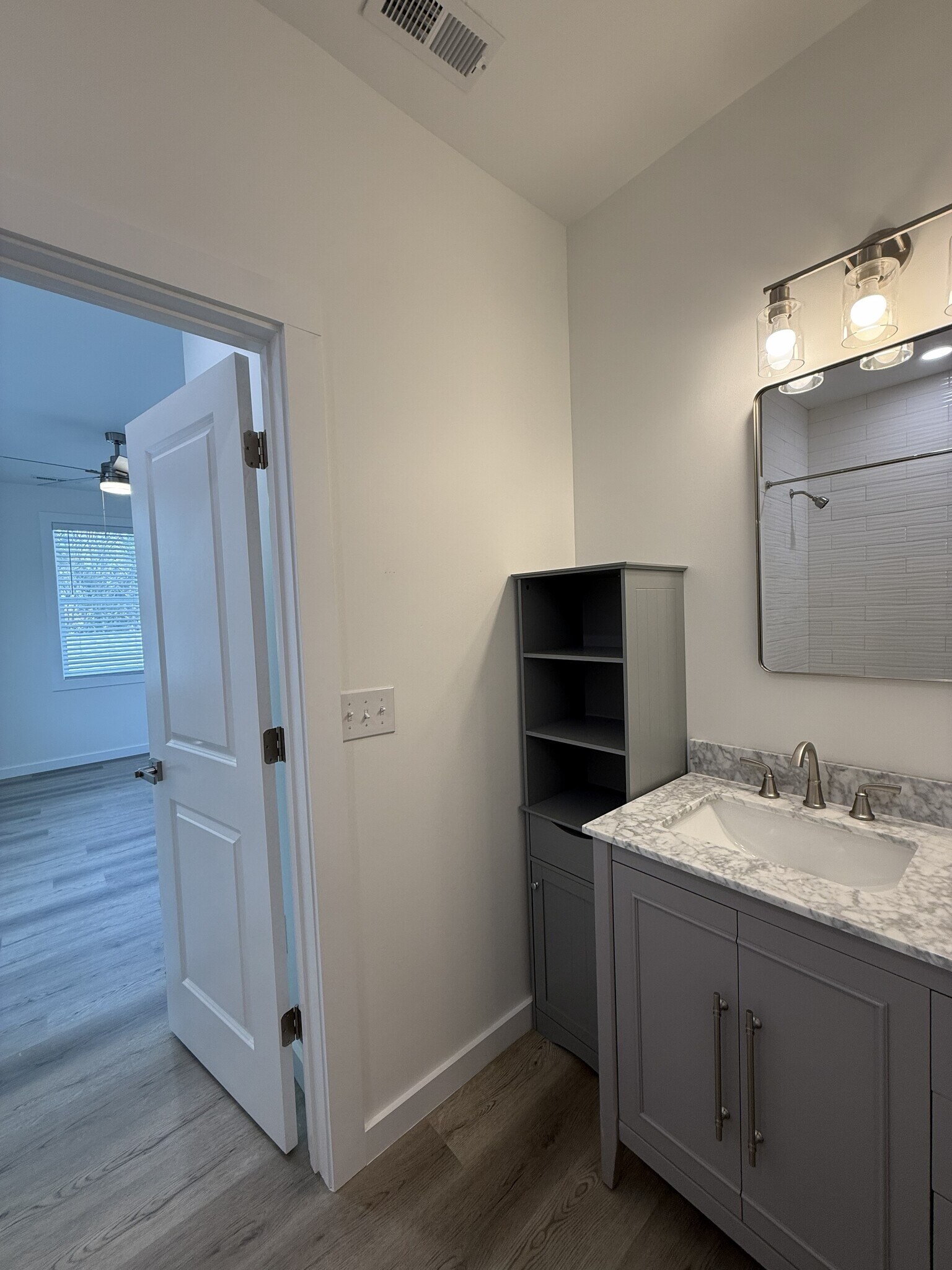 Building Photo - 631 Morreene Rd