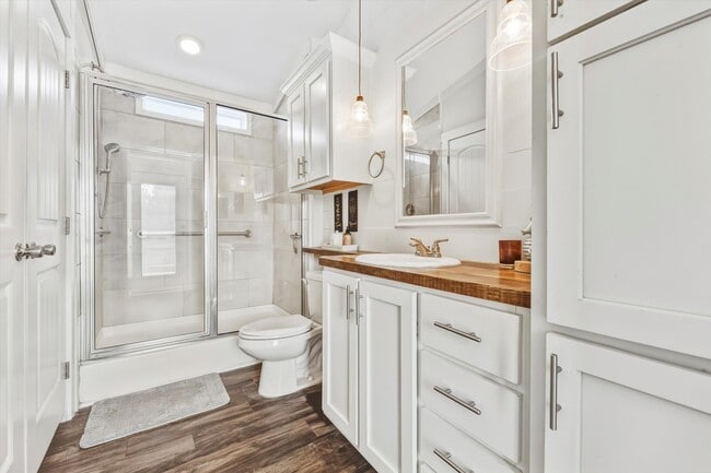 Building Photo - 307 Lnb St