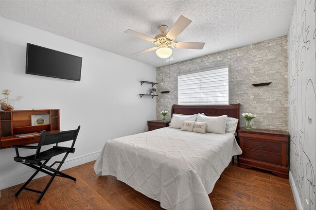 Building Photo - 1005 Cedar Falls Dr