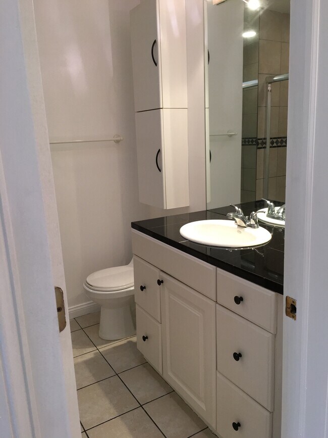 Building Photo - 146 Sussex St