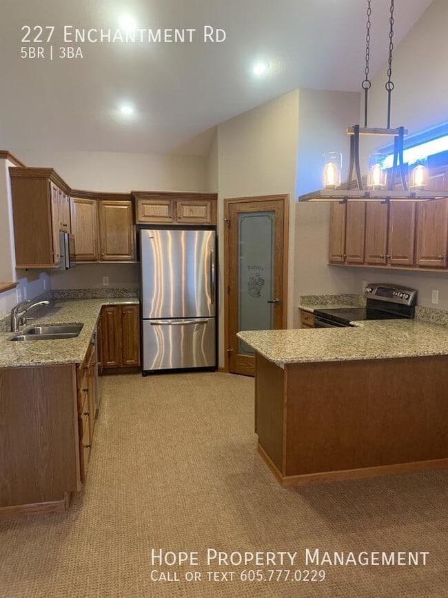 Building Photo - 227 Enchantment Rd