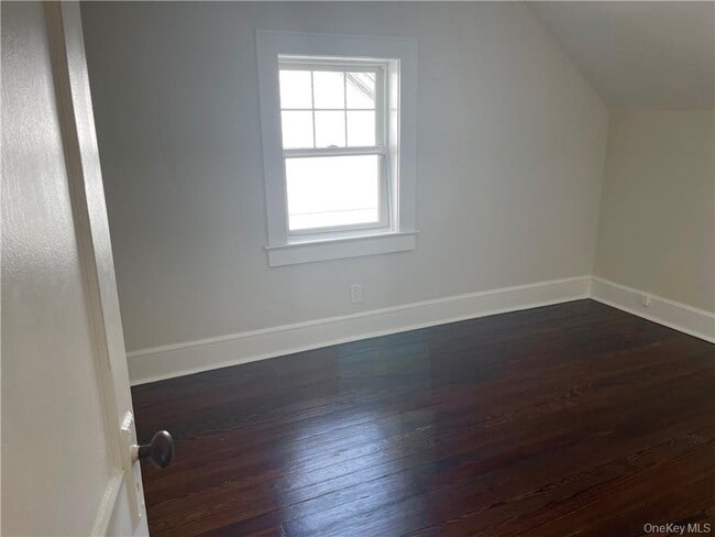 Building Photo - 227-229-229 S Ridge St