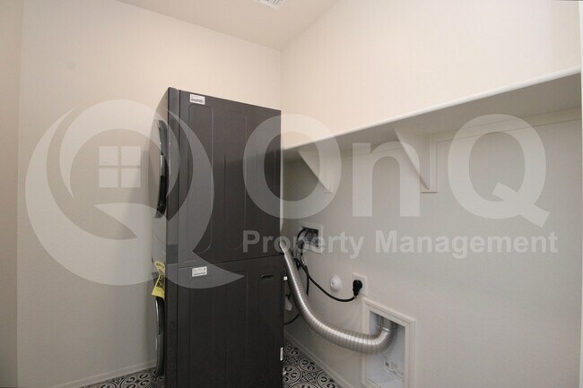 Building Photo - 3037 W la Mirada Dr