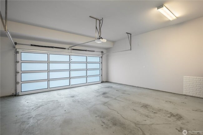 Building Photo - Modern Farmhouse Luxury in Coveted Matthews Beach Available NOW!