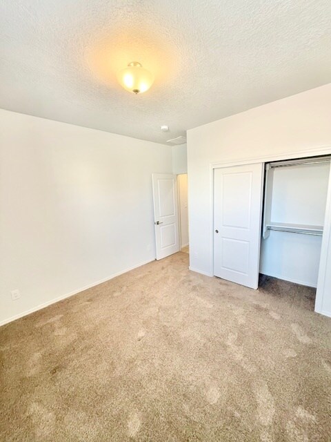 Building Photo - 6113 Strand Loop SE