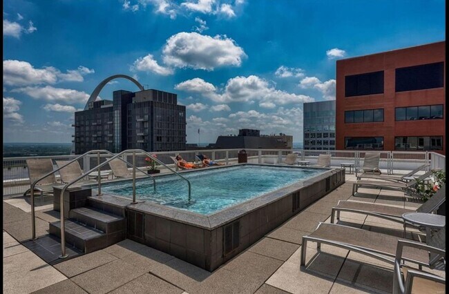 Building Photo - Nice Downtown Unit Available for Rent!