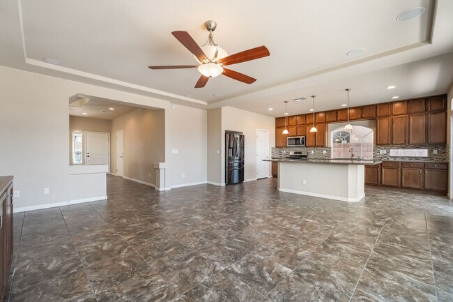 Building Photo - Upgraded Tri-Level Home on a Cul-de-Sac Lot in Southwest
