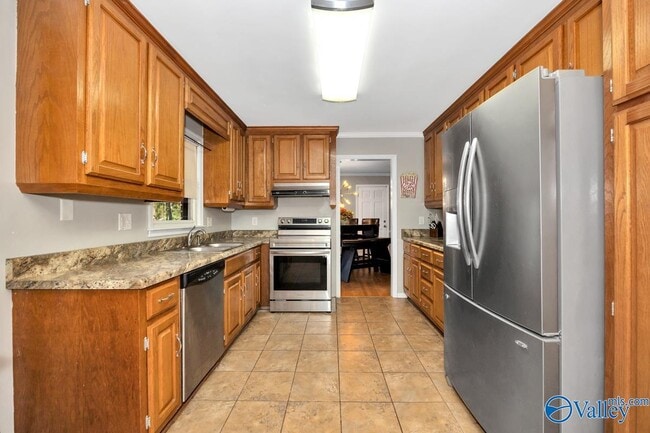 Building Photo - 404 Cloverleaf Dr