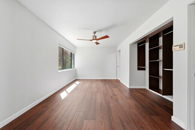 Building Photo - 2266 SW 43rd Pl