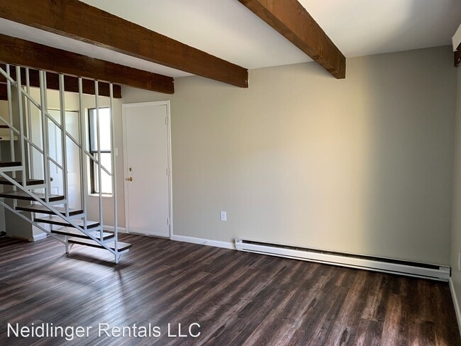 Building Photo - 401-479 Garden Dr