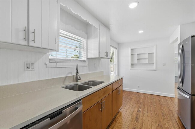 Building Photo - 2854 W Rainbow Cir