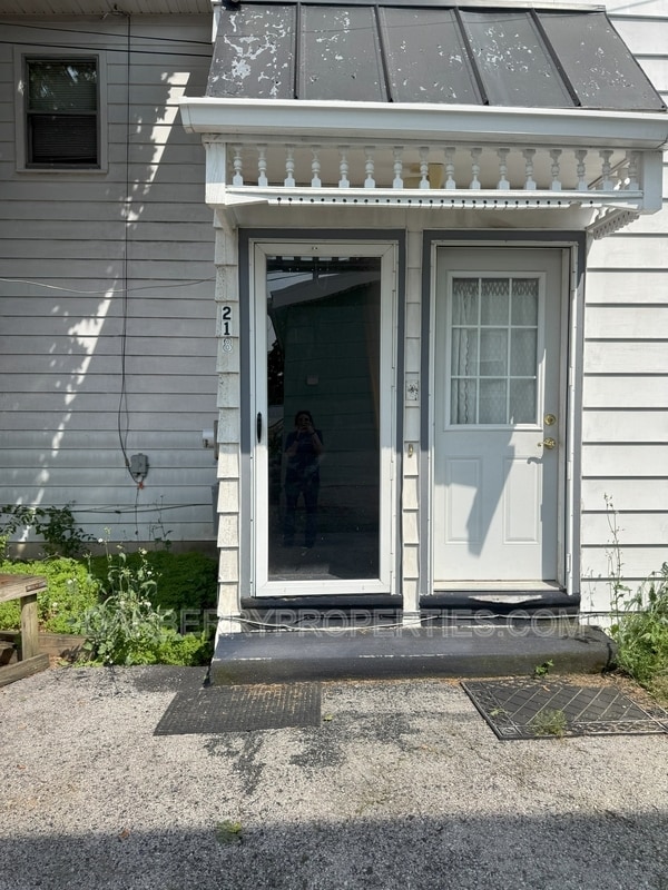 Building Photo - 218 E Lima St