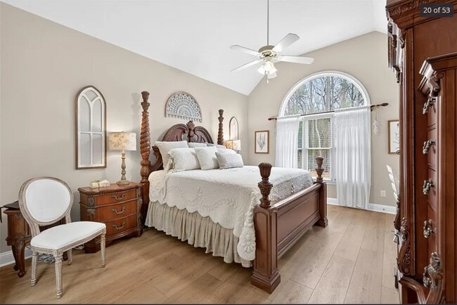 Building Photo - 5 Bed 4 Bath Multi Family House