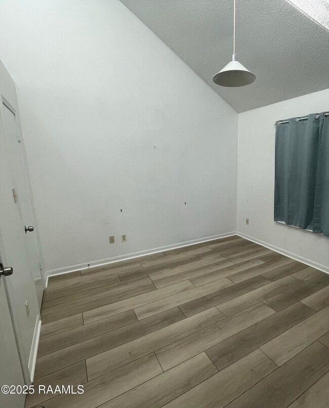 Building Photo - 104 Mindes Dr
